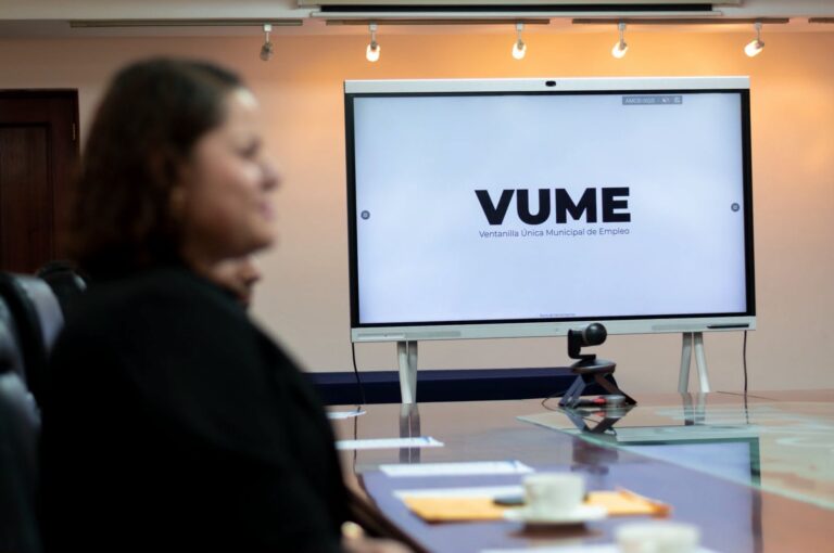 Mintrab suscribe convenio con comuna de Cabañas para implementar VUME