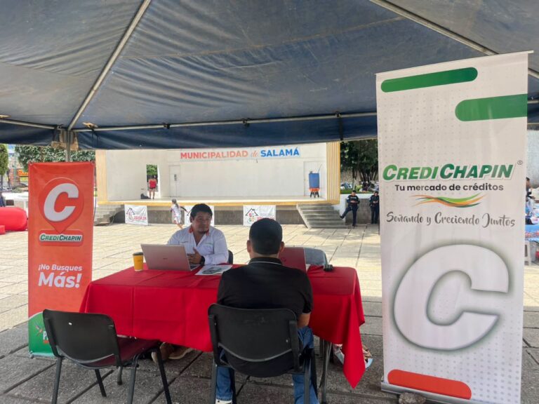 Mintrab realiza kiosco de Empleo en Baja Verapaz