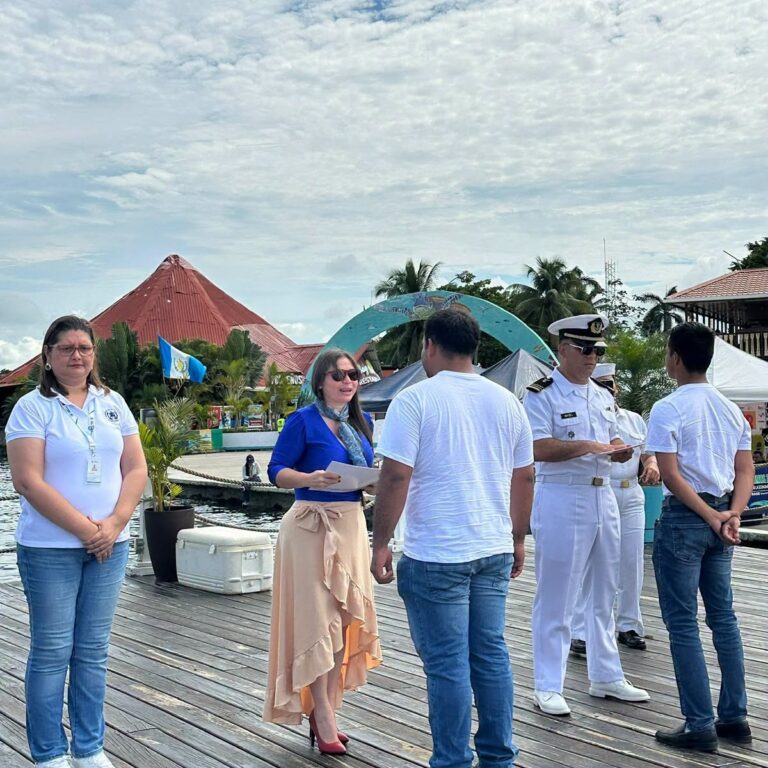 Culminan con éxito su formación como Marinos Mercantes en Izabal