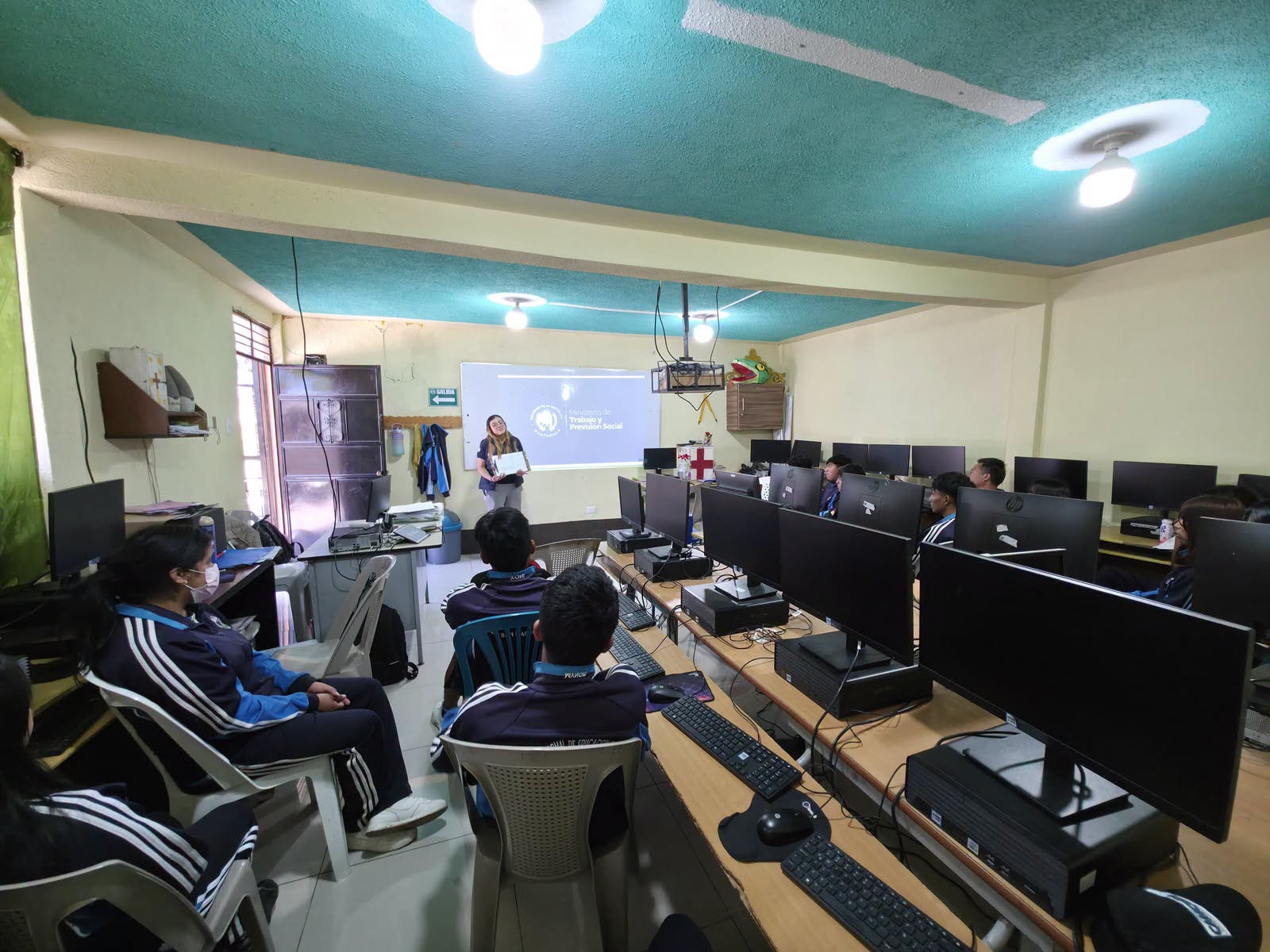 Se realiza jornada de orientación laboral con estudiantes de San Marcos