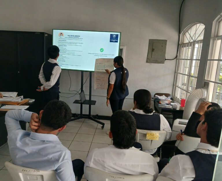 Se realiza jornada de orientación laboral con jóvenes practicantes de Santa Rosa